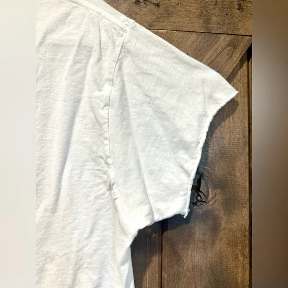 EUC Trailer Park Pretty White Slightly Cropped Tee Sz L - Picture 13 of 16